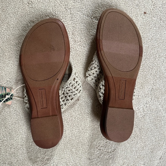 NWT Tommy Bahama Womens Irina Crochet Flip Flops Sandals 9 New - Picture 2 of 2
